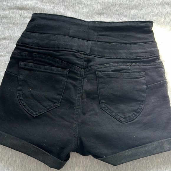 Denim Shorts - High waisted - Picture 3 of 4